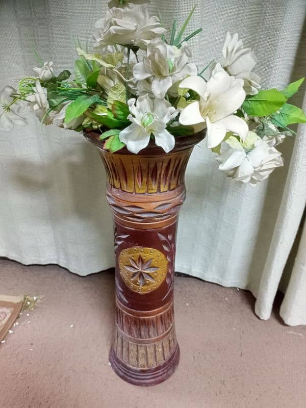 artificial flower plant with Vase. 0