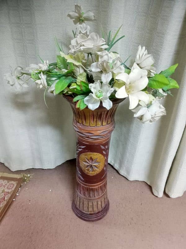 artificial flower plant with Vase. 1