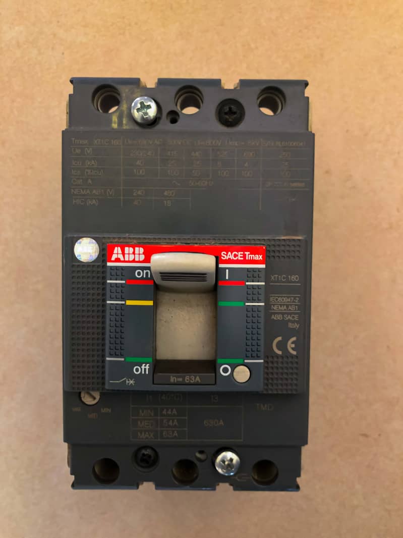 ABB - Molded Case Circuit Breake (LOW VOLTAGE SWITCHGEAR COMPONENTS) 0