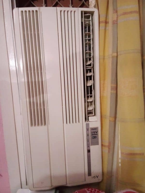 National window Ac 1.5 ton running condition 0