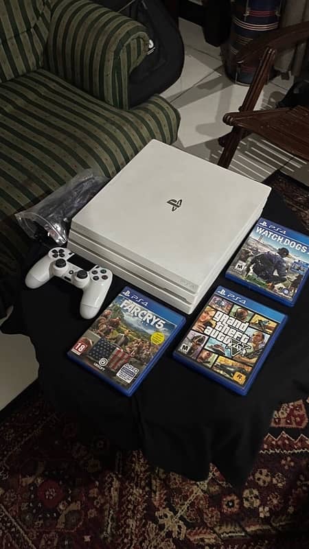 PS4 PRO 1TB Limited edition with Games 0