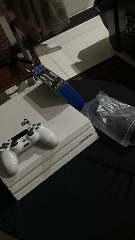 PS4 PRO 1TB Limited edition with Games 3