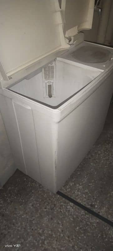 Dawlance washing Machine. 4