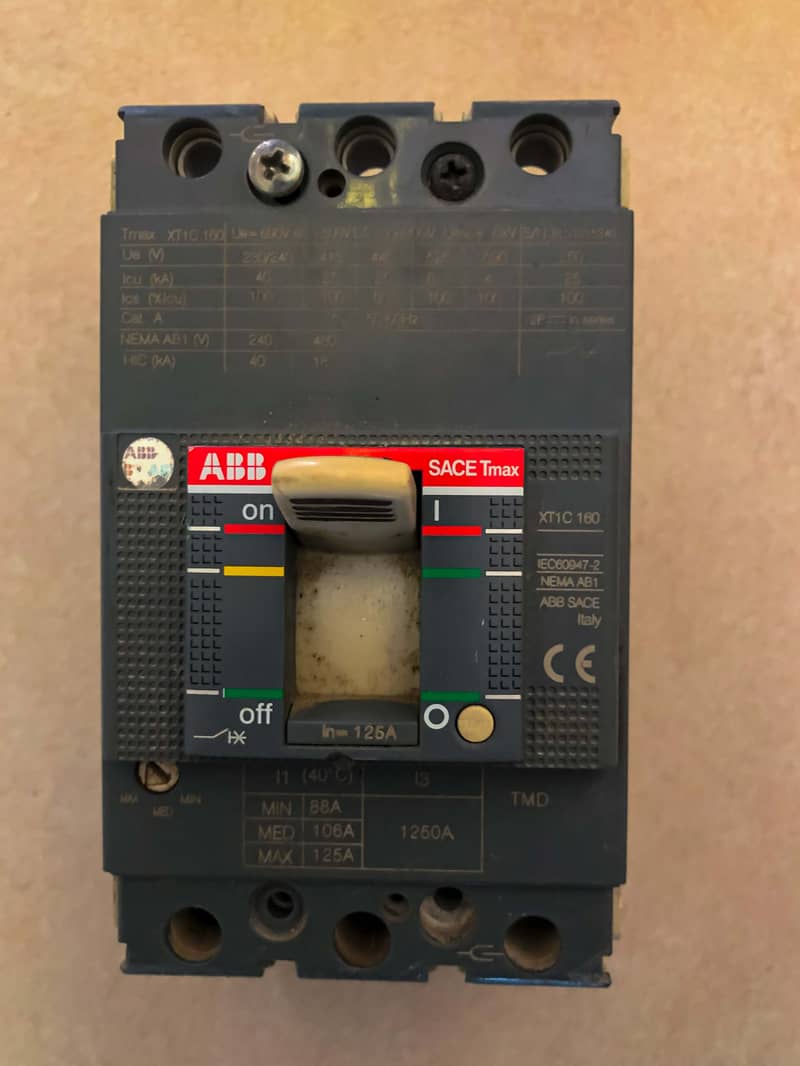 ABB - Molded Case Circuit Breake (LOW VOLTAGE SWITCHGEAR COMPONENTS) 1