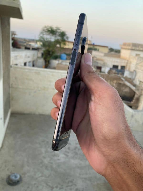 Motorola Z3  (4/64 GB) Pta Approved For Sale 3