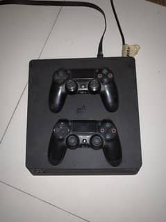 Playstation 4 500GB slim with box