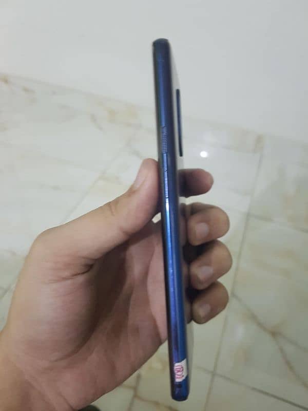 Oneplus 7 pro 5G 8gb 256gb bought frm USA watrpack aproved. read ad plz 9