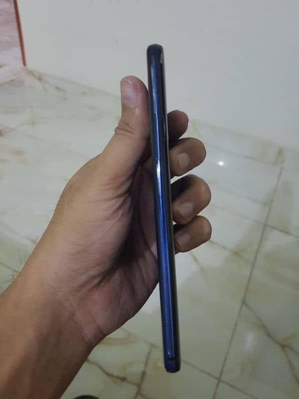 Oneplus 7 pro 5G 8gb 256gb bought frm USA watrpack aproved. read ad plz 10