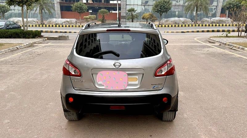 Nissan Qashqai 2011 1