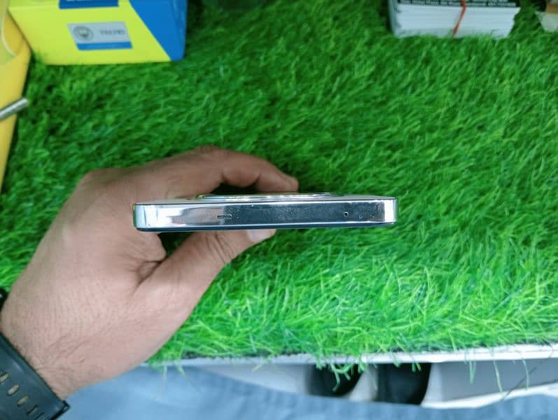 oppo Reno 12F 5g 3