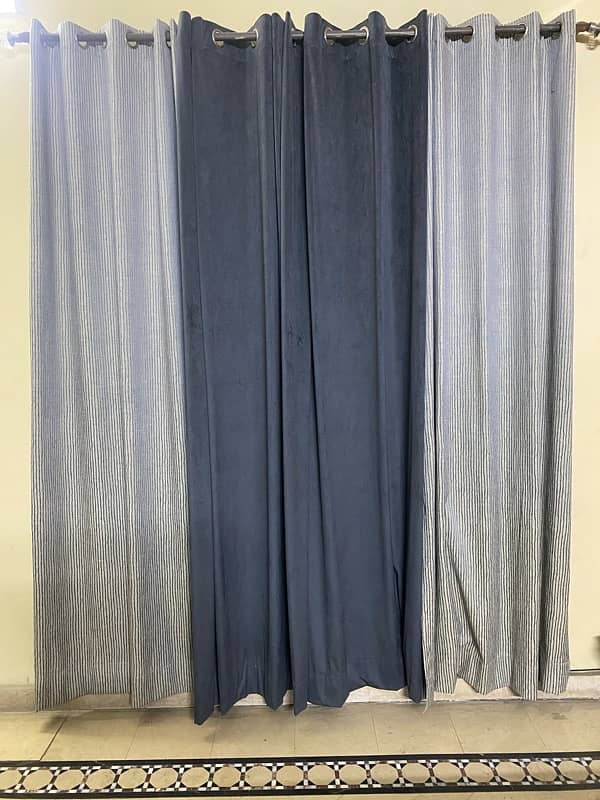 4 curtains 1