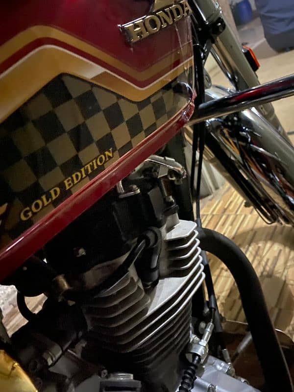 Honda 125 self start gold edition clean bike in Pakistan 17