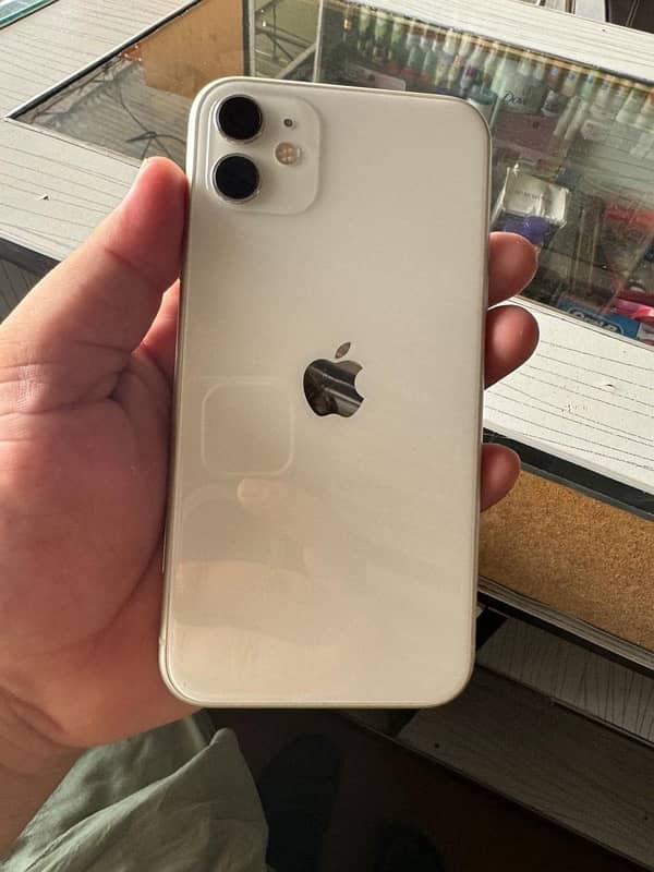 iphone 11 128gb PTA approved with box original adopter 0