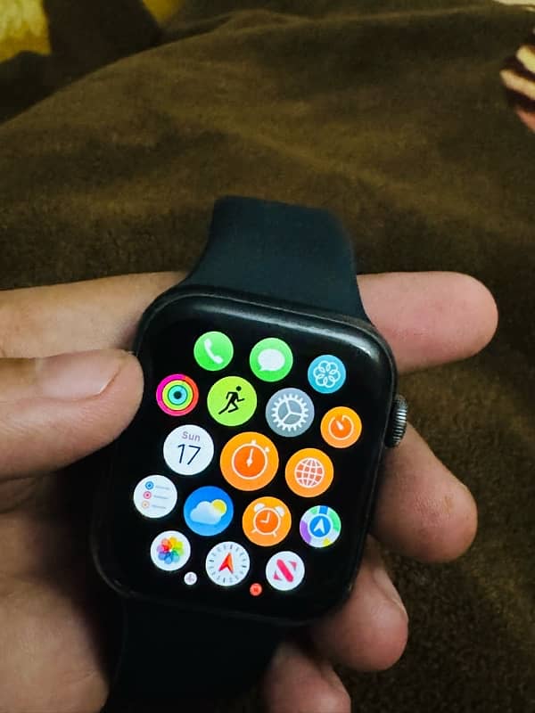 Apple watch series 5 44’MM 6