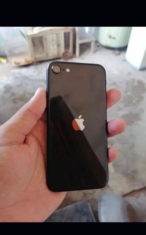 I phone se 2020. . . non pta. . 128gb. . back camera off price final . 0