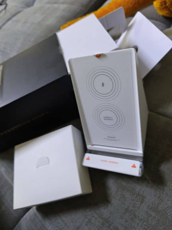 Xiaomi Mi original 120w wireless charger brand new . . with cable 2