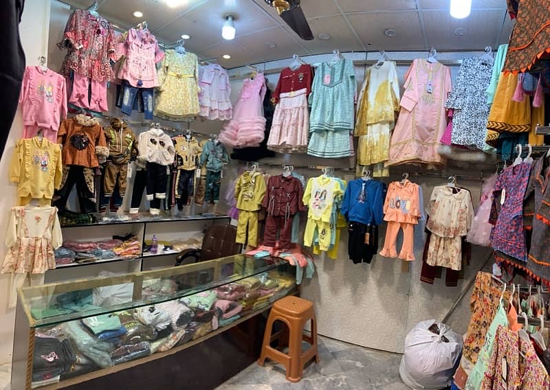 Malikabad Plaza kids garment ki Chalti hui Shop 2