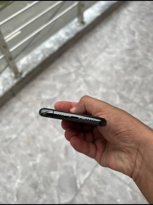 iphone 11 pro PTA Approved 2