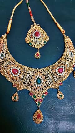 Best jewellery set for Mehndi, barat and wallima.