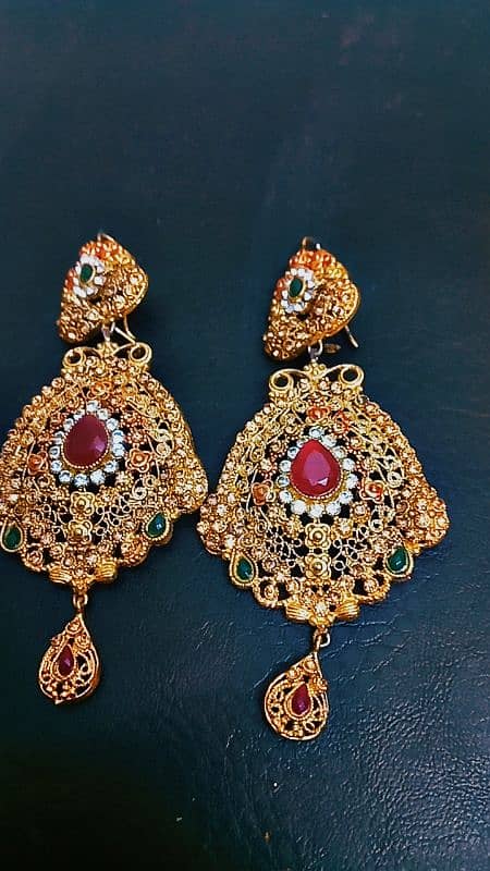 Best jewellery set for Mehndi, barat and wallima. 1