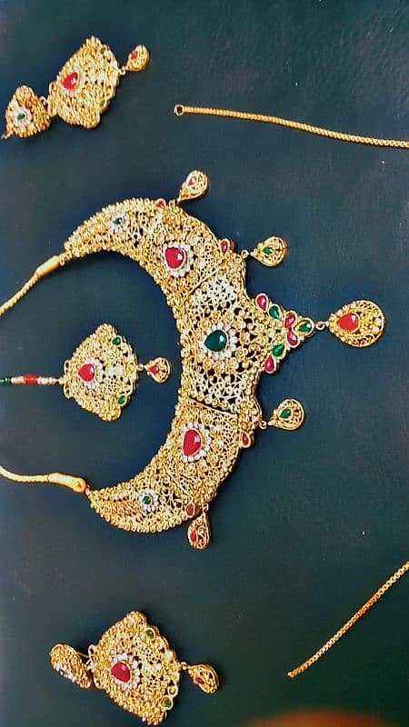 Best jewellery set for Mehndi, barat and wallima. 3