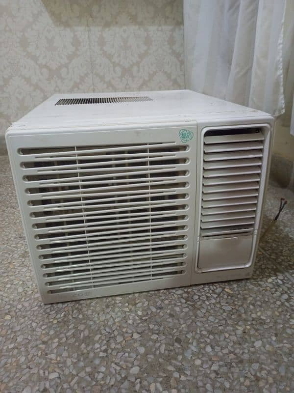 window AC 0