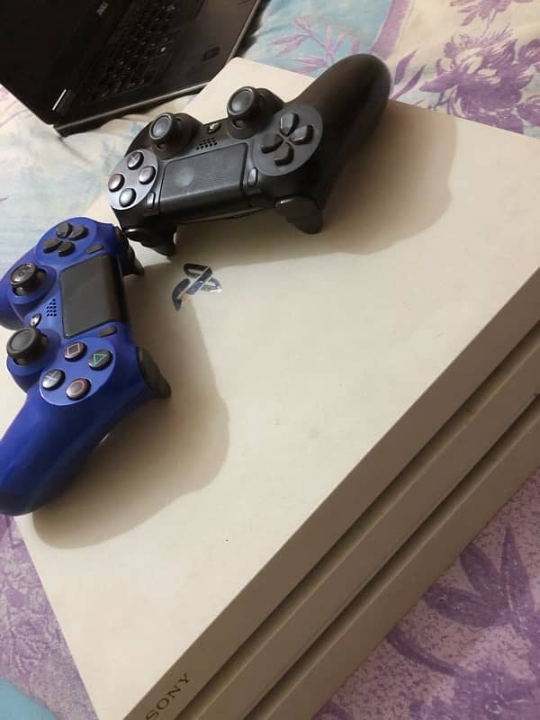 PS4 urgent sale with FIFA 22 2