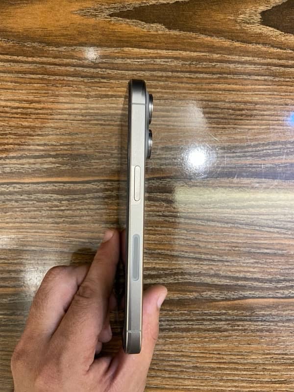 iPhone 15 Pro 128 GB USA LLA FU non pta 5