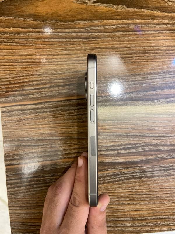 iPhone 15 Pro 128 GB USA LLA FU non pta 6