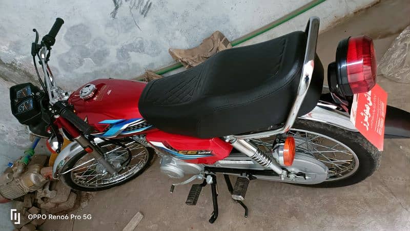 Honda 125 red 1