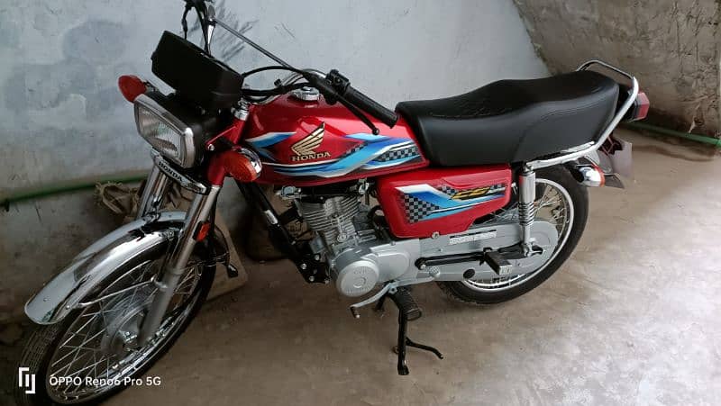 Honda 125 red 4