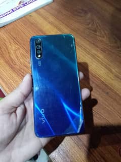 Vivo S1 4gb 128gb official pta original pic attached hai body chnge ha