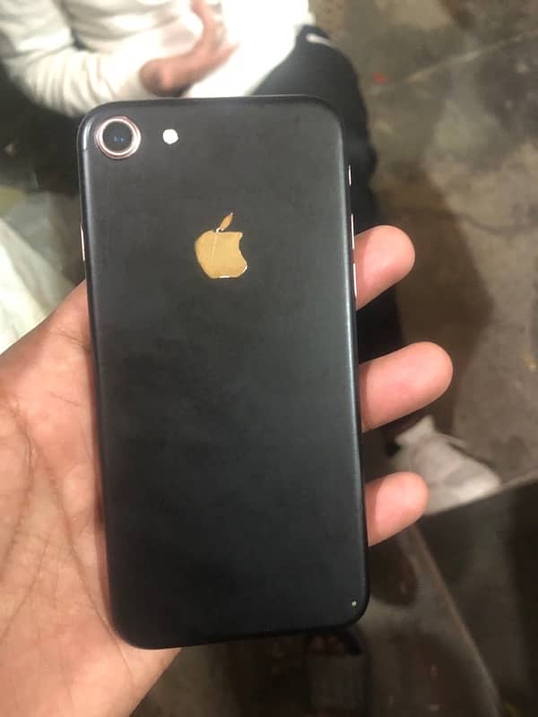 iphone 7 officale pta urgent sale 1