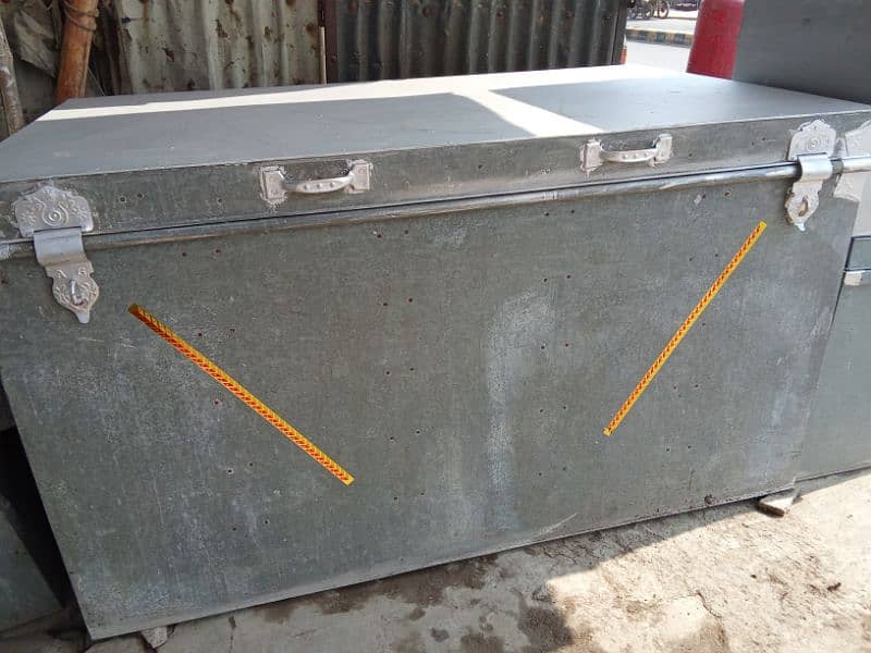 6foot Paiti Trunk Available for sale in very Cheap Rates 8