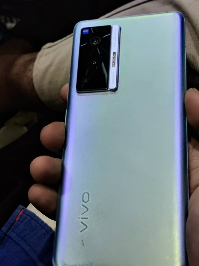 Vivo x70 pro. . . . . 03044845554 5