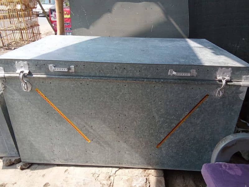 6foot Double Door Paiti Trunk Available in very Cheapest Rates 12