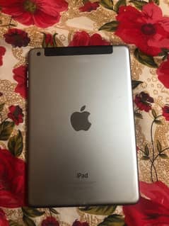 contact on whatsapp 03018613960 10 by 10 condition  32gb iPad mini 2