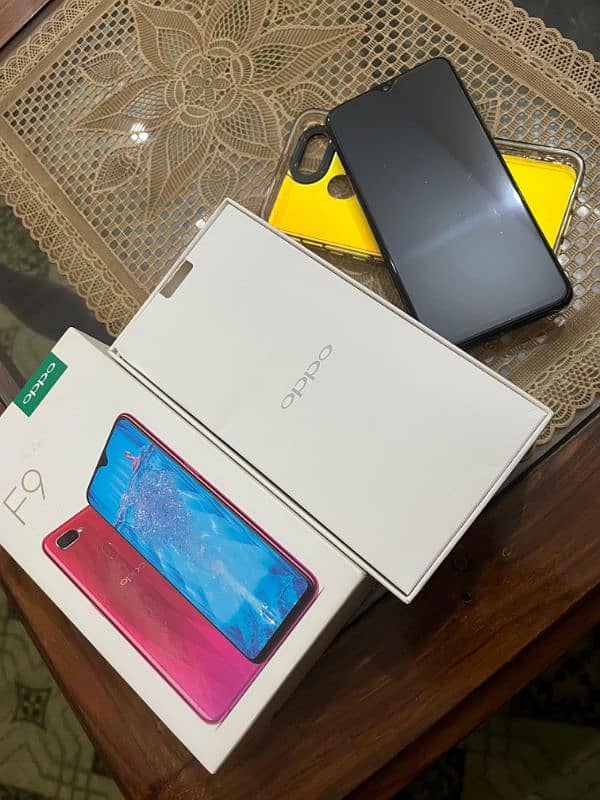 OPPO F9 3