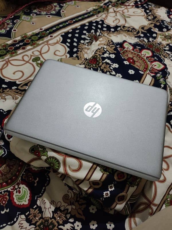 HP 1040 G3  Core i5 6th Gen touchscreen 0