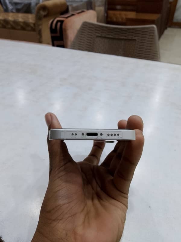 iphone 12 mini 6