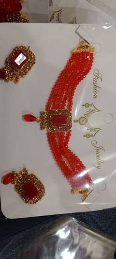 Beautiful jewelry set available in 6 color with poor price