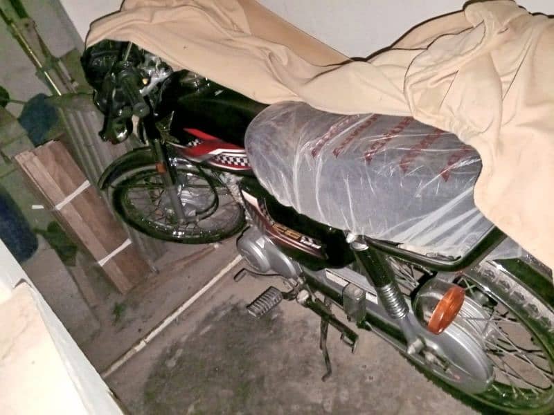 Honda 125 2024 4