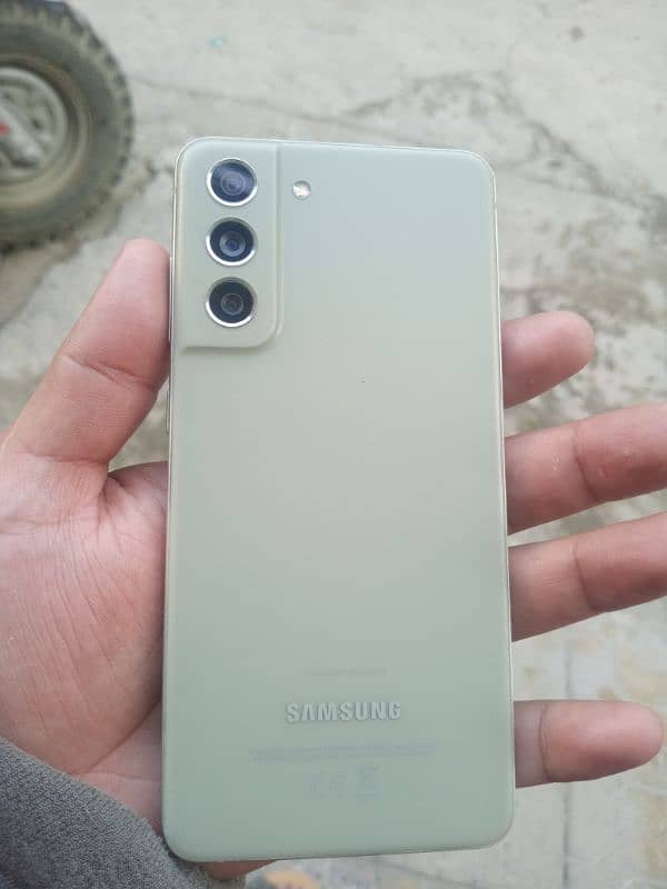 Samsung galaxy s21fe 1