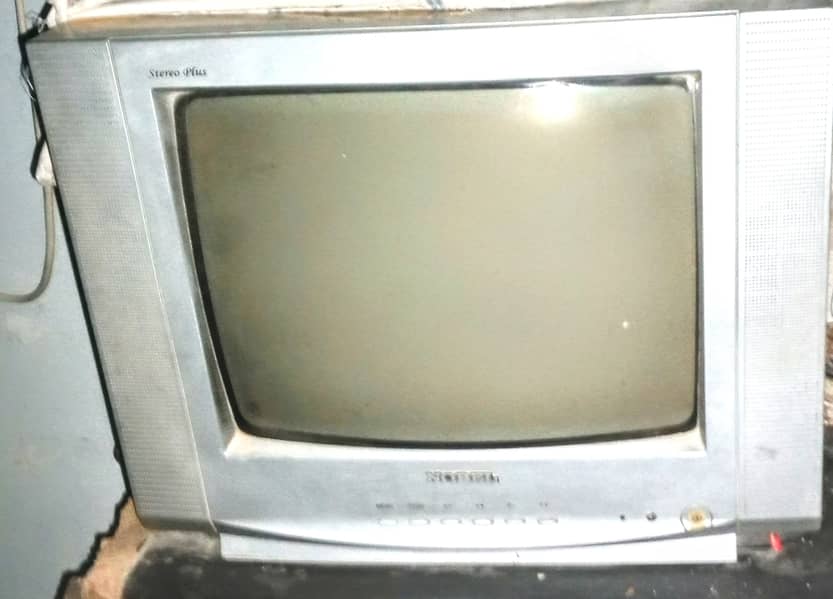 NOBEL TV 16 inches WITH REMOTE  RUNNING CONDITION 0