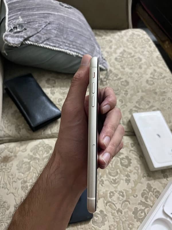 iphone 11 128gb PTA REGISTERED 5