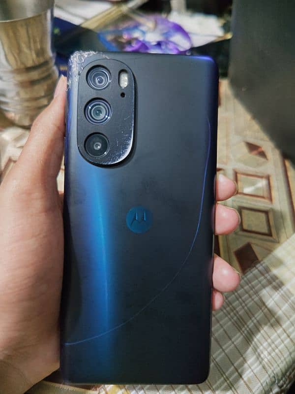 Moto Edge 30 pro/Plus 2022 (Exchange Possible) 1