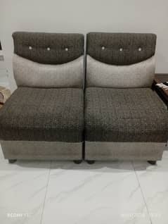 Armless sofa chair