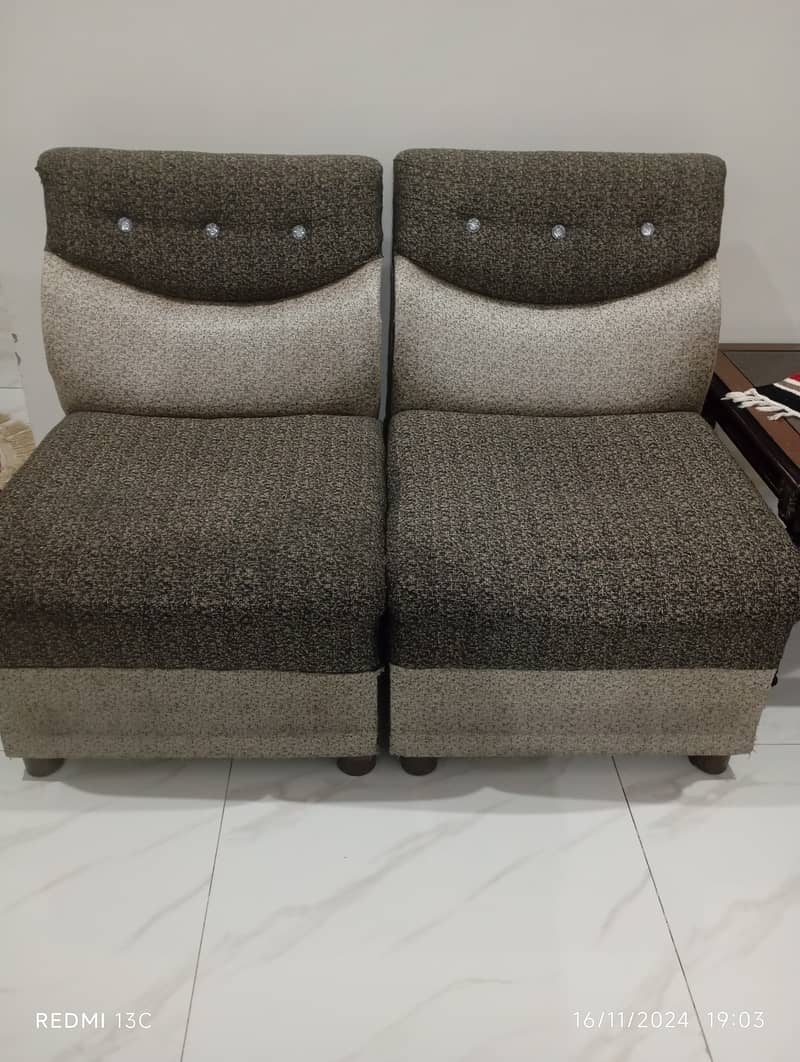 Armless sofa chair 1