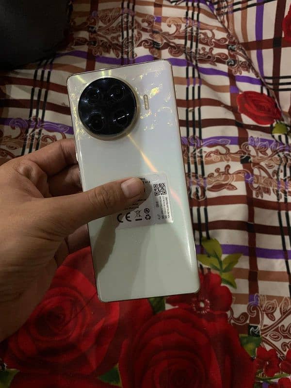 Tecno spark 20 pro plus 0