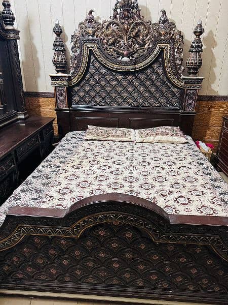 bed & dressing with 3 Table set 1